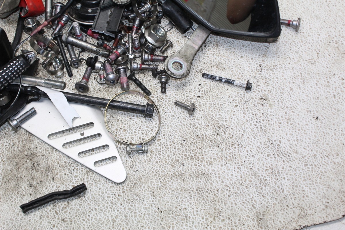 13-18 KAWASAKI NINJA ZX6R ZX636 PARTS AND HARDWARE LOT | eBay