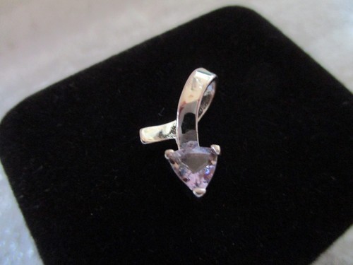 ESTATE PLATINUM & SOLITAIRE TANZINITE SLIDER PENDANT-TRIANGLE SHAPE .35ct- 1.41g - Picture 4 of 12