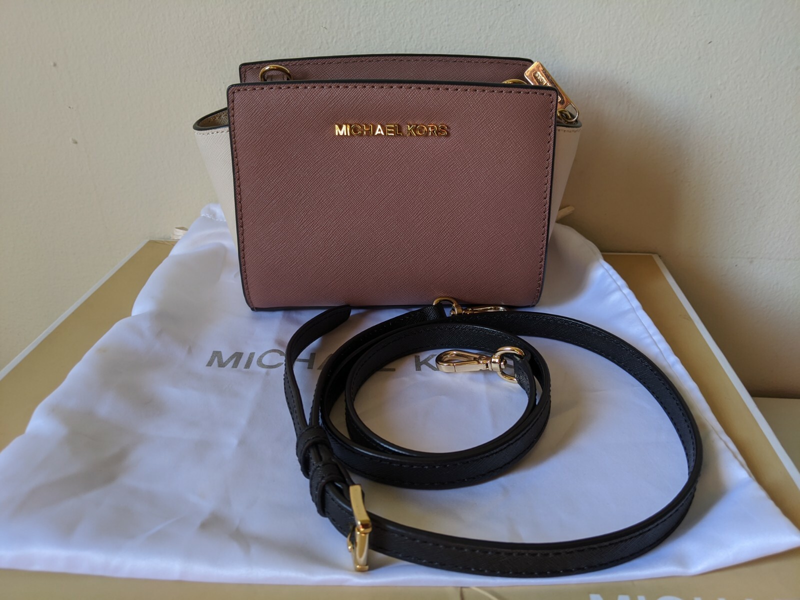 selma mini messenger michael kors