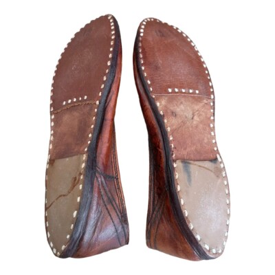 MahYogan Juties Mens Hand Stitched with Pom Poms Leather 
