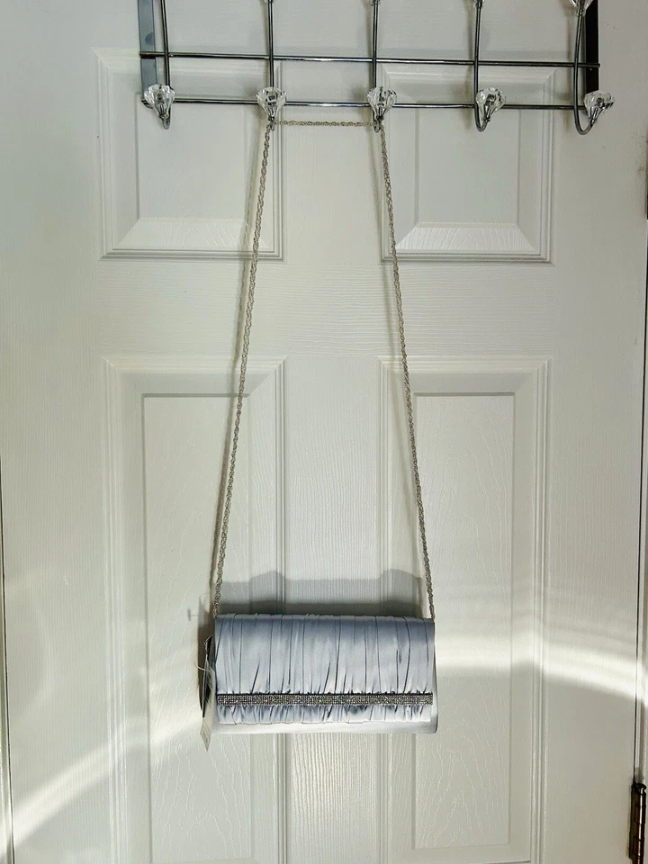 Bolso de Mano Nina Clásico Plateado Satinado con Cadena de Cuerda 22 Acento Cristal - ¡NUEVO CON ETIQUETAS! Foto 2 de 4