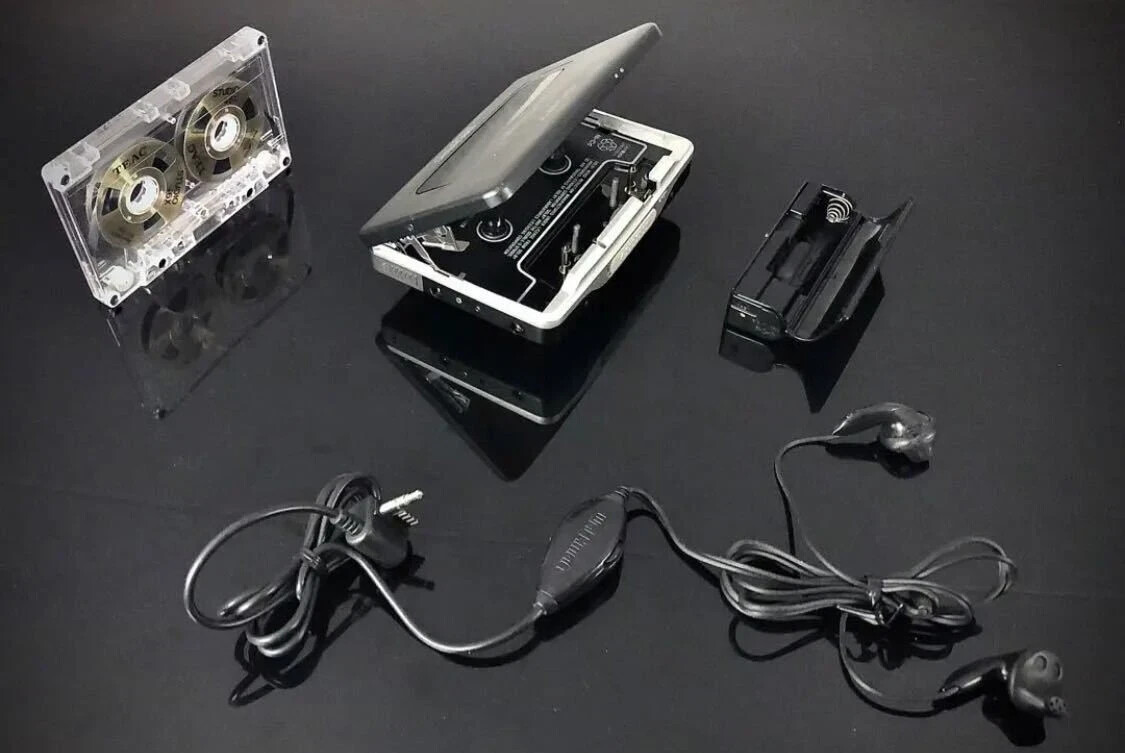 Sony Walkman Portable Cassette Playre WM-EX641 Rare Vintage Audio