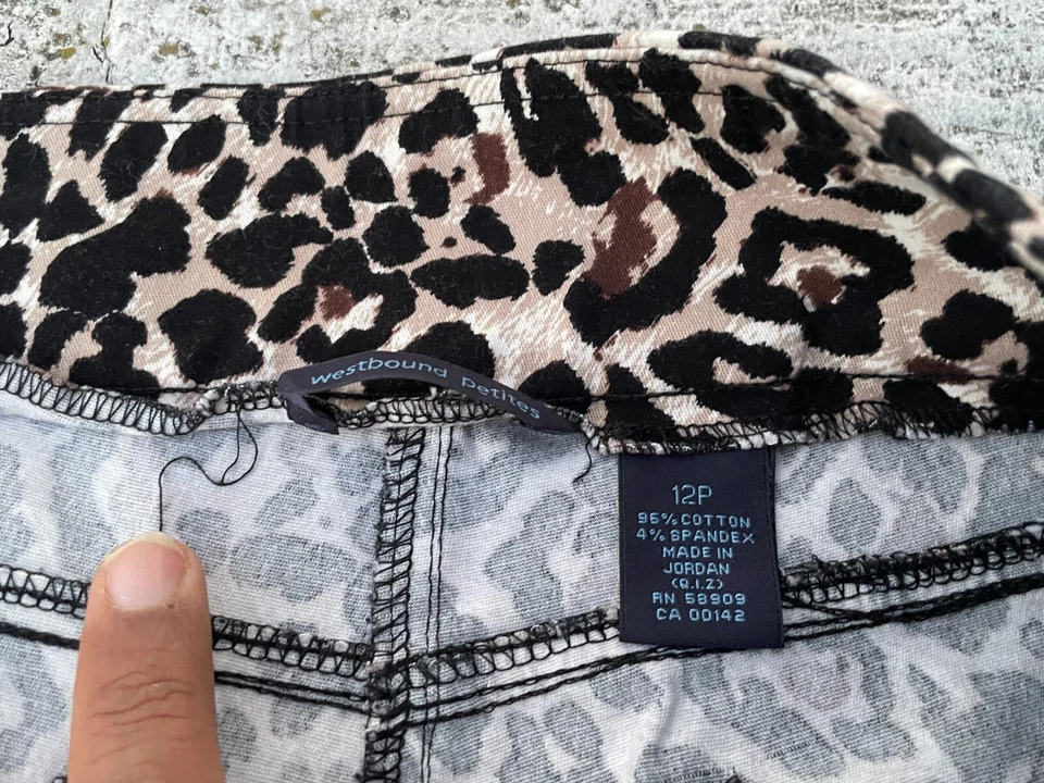 Westbound Petite Women Carpi Pant Brown Animal Print Pull On Pant Size 12P - Image 4 of 4
