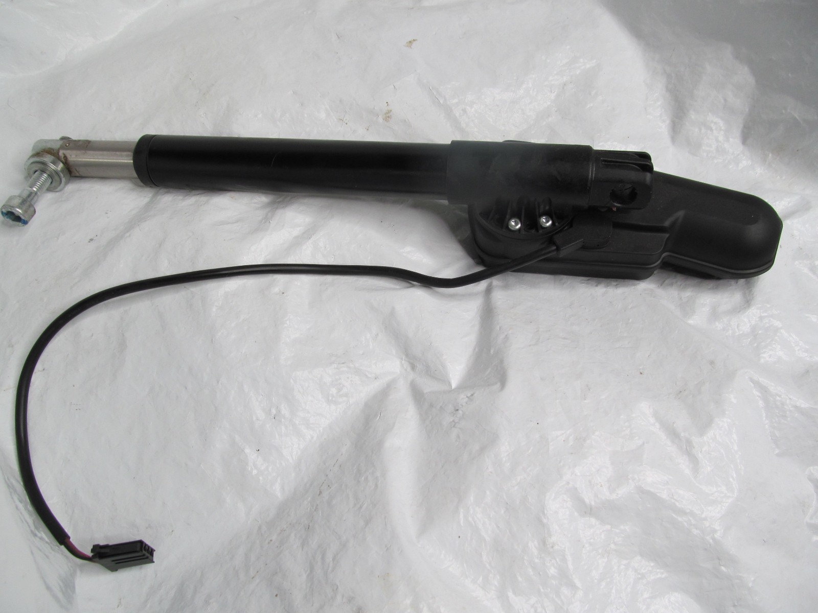 Leg/Foot Rest Lift ACTUATOR 338166 From Permobil F3 Wheelchair