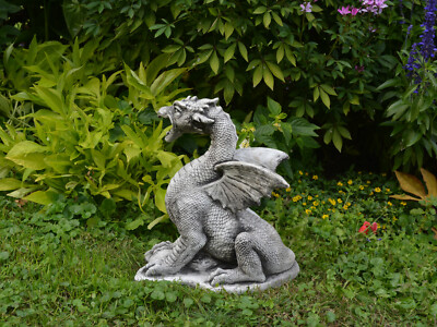 Sagenhafter Drache, Steinfigur, H. 33 Cm