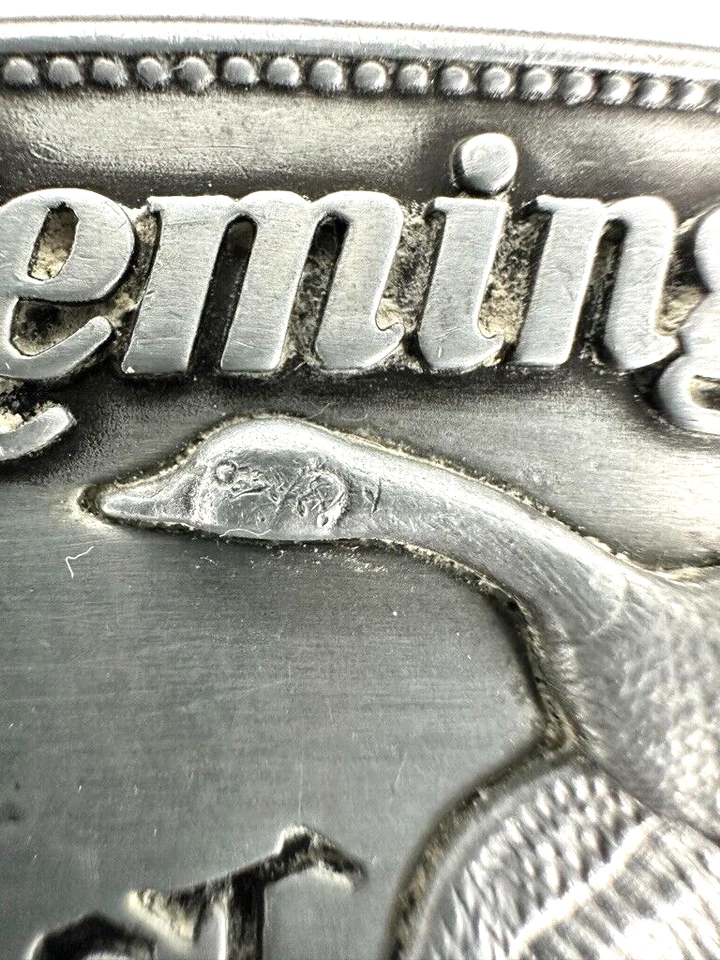 Fivela de cinto vintage Remington 'First in the Field' 1980 Canada Goose FEITA NOS EUA - Imagem 4 de 4