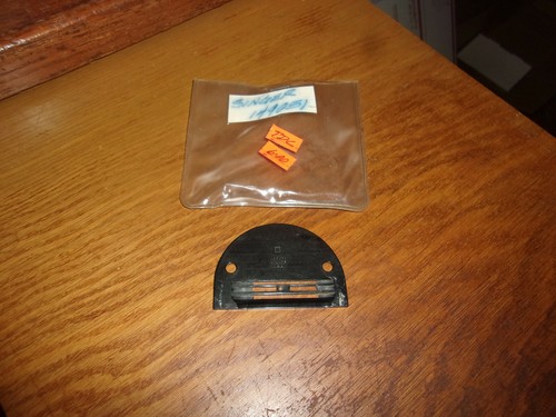 Used Singer Sewing Needle Throat Plate 149051 - Picture 2 of 2