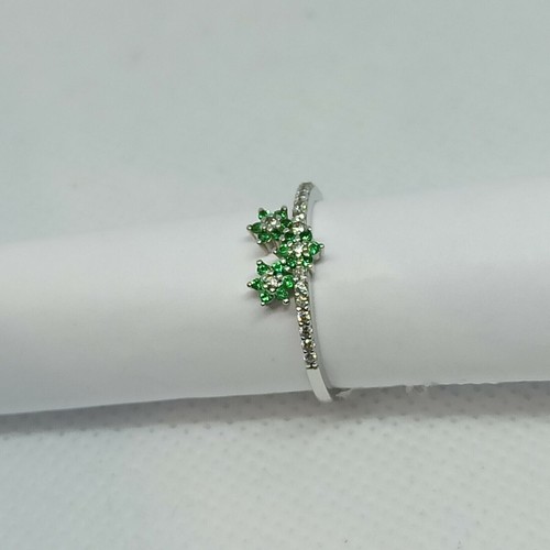 Anello fantasia in oro bianco 18 kt con fiori zirconi verde smeraldo e bianchi - Imagen 3 de 12