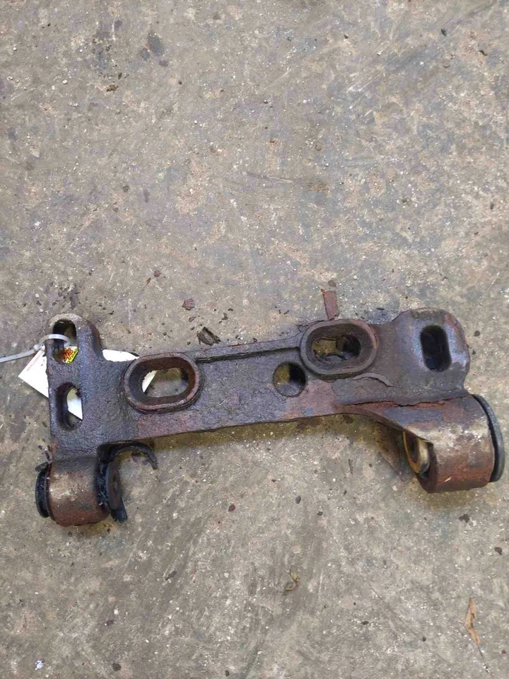 Soporte de brazo de control inferior delantero izquierdo GMC Envoy Trailblazer 2004-2007 OE 25918964 Foto 2 de 2