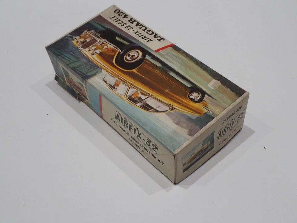 AIRFIX JAGUAR 420 KIT DA MONTARE IN PLASTICA SCALA 1:32 (SZ) - Immagine 3 di 4