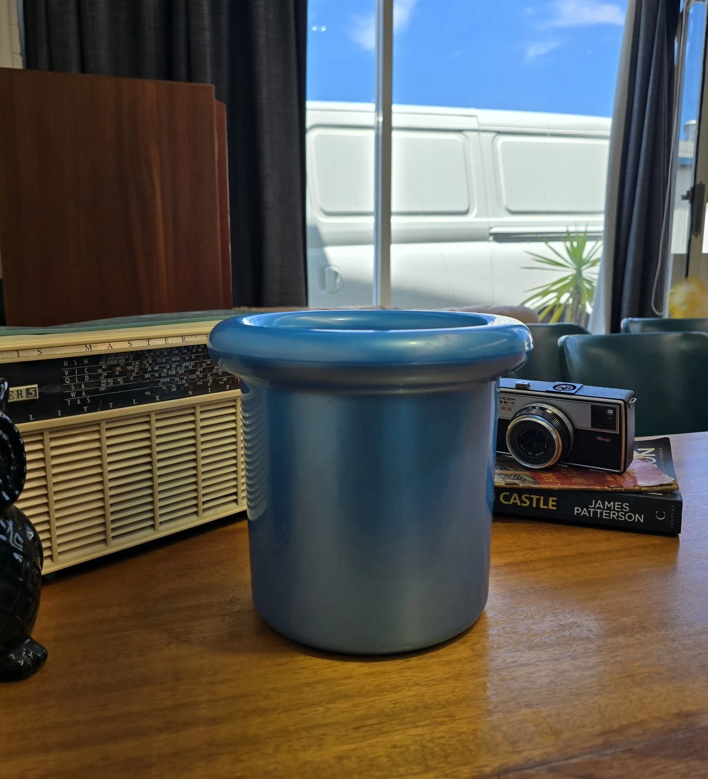 DECOR 522 BYO Ice Bucket Blue Chiller Retro 1-Bottle Drink Cooler + BRICK