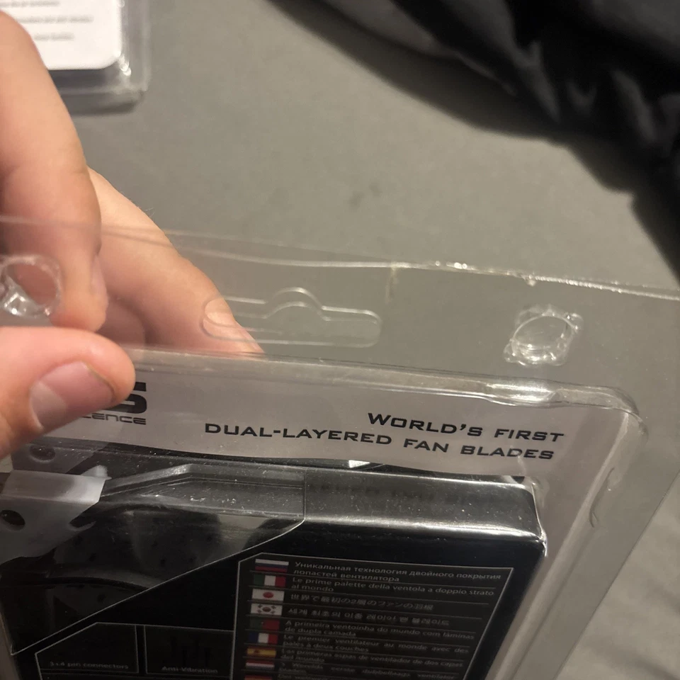 AeroCool DS Dead Silence 120 mm RED Dual-Layered Blade Case Fan  - Image 3 of 3