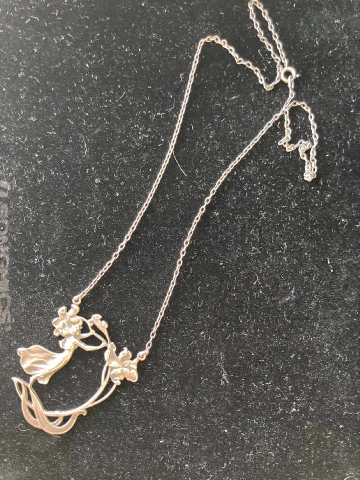 Collier Art Nouveau Jeune Fille en Fleur argent noirci - Photo 1/4