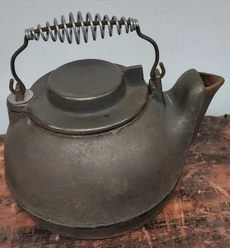 VINTAGE WAGNER WARE CAST IRON KETTLE COFFEE / TEA POT  Early 1900s