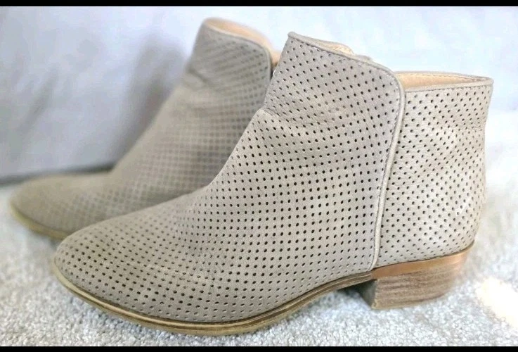 Botines de gamuza perforada Lucky Brand con cremallera para mujer talla 8 zapatos Foto 2 de 4