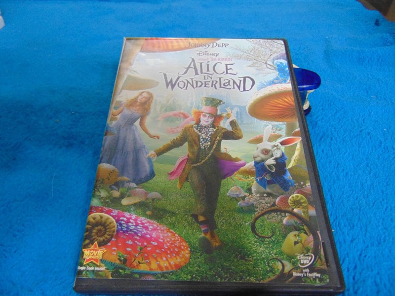 DISNEY ALICE IN WONDERLAND DVD