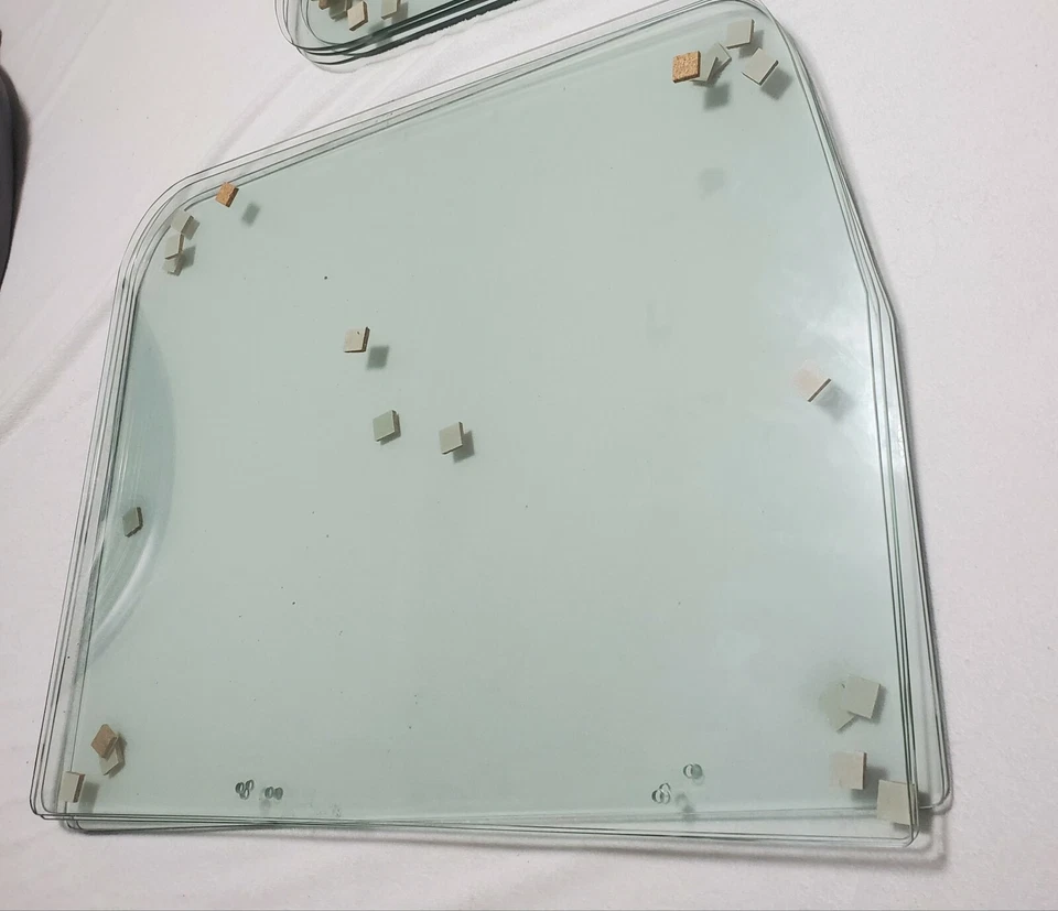 Freightliner Classic / Freightliner FLD 120. Полное оконное стекло/дверное стекло - Изображение 2 из 3