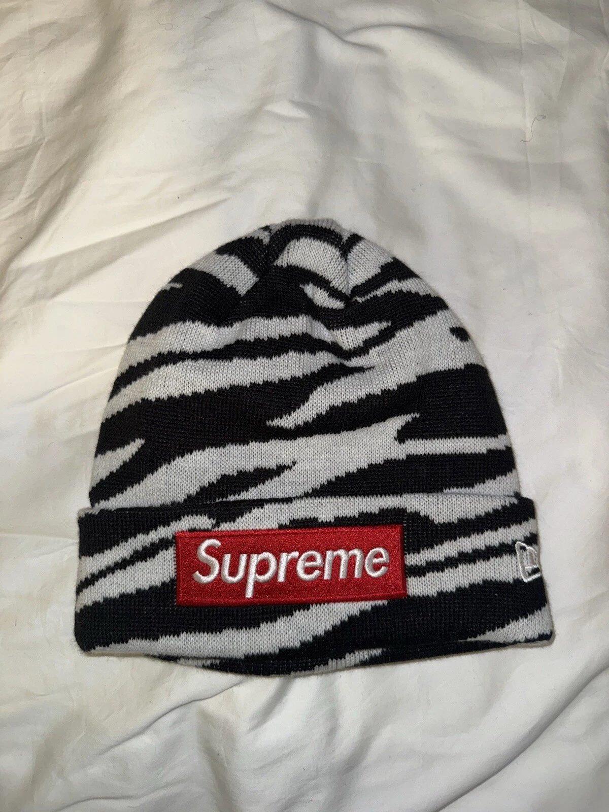 Bonnet Supreme New Era Box Logo (FW22)