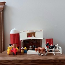 Vintage 1967-68 Fisher Price Play Family Farm 915 w/ Extras