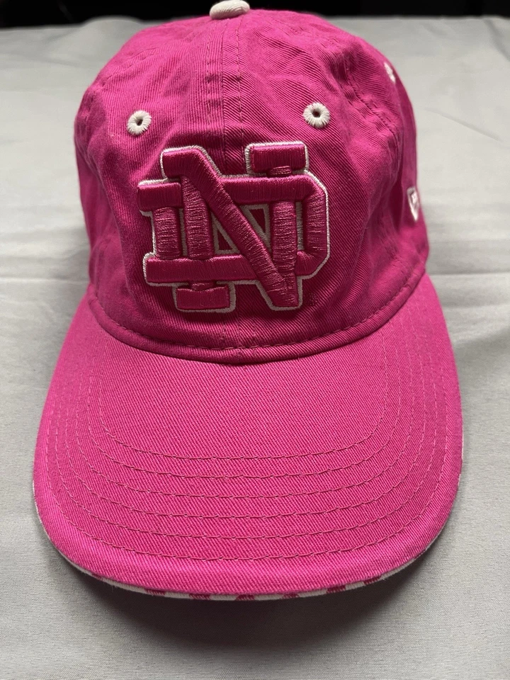 Sombrero Notre Dame Lucha Irlandés Rosa Lunares Ala Juvenil Nueva Era 9TWENTY Foto 2 de 4