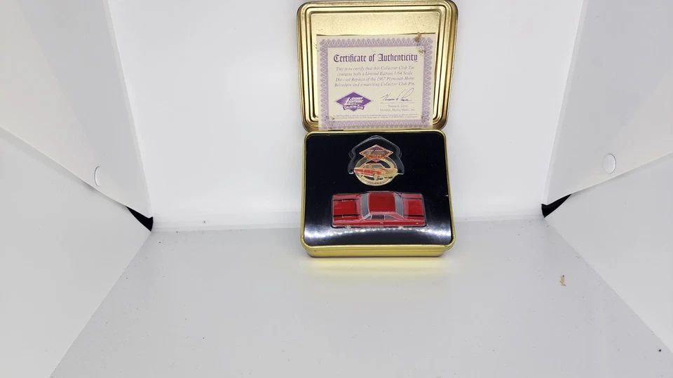 Johnny Lightning 2001 Collector Club Lata 1967 Plymouth Hemi Belvedere y Pin Rojo Foto 2 de 3