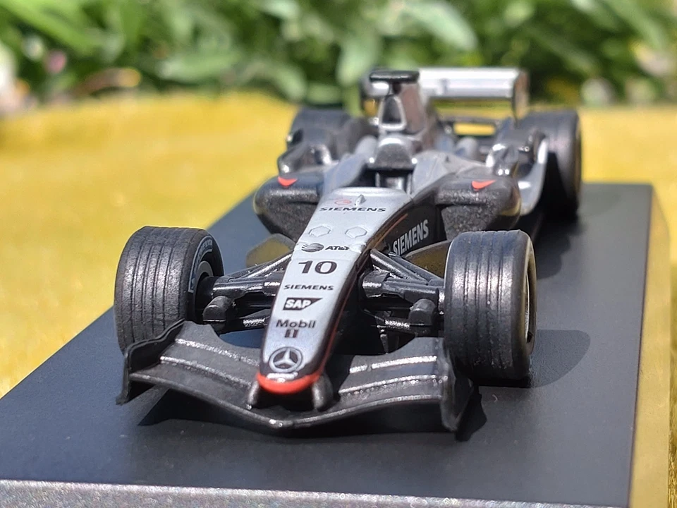 McLaren Mercedes Benz / MP4-20 / Nº10 / 1/64 Diecast Car / Kyosho Foto 4 de 4