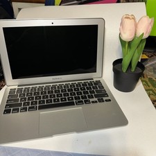 Apple MacBook Air 11" - Core i5 11   2015 4GB 128GB Silver Intel HD Unlocked