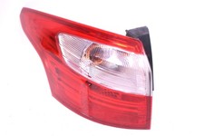 linke Heckleuchte Ford Focus III 3 Turnier Kombi links außen Rückleuchte *Mängel