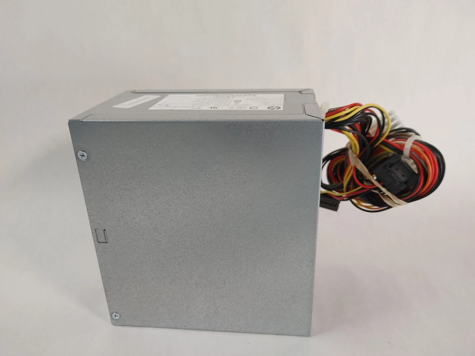 Fuente de alimentación de escritorio HP 667893-001 Pavilion P7 300W 24 pines Foto 4 de 4