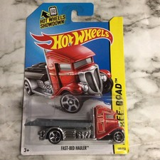 2013 Hot Wheels Fast-Bed Hauler HW Off-Road 105/250 Diecast 1:64 NIP Red