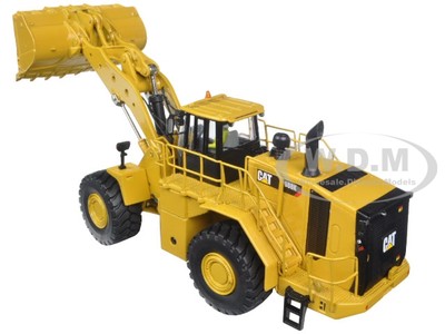 CAT CATERPILLAR 988K WHEEL LOADER WITH OPERATOR 1/50 BY DIECAST
