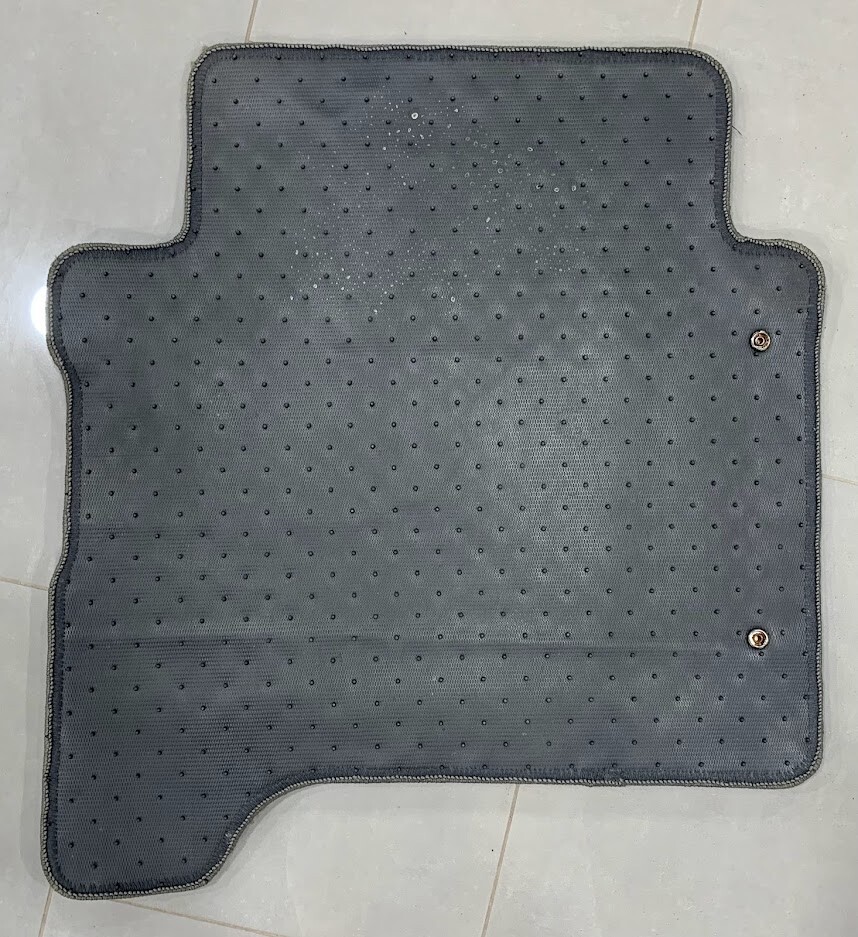OEM Toyota Hilux Surf N130 RHD Used Rear 3 Piece Floor Mats 19901995