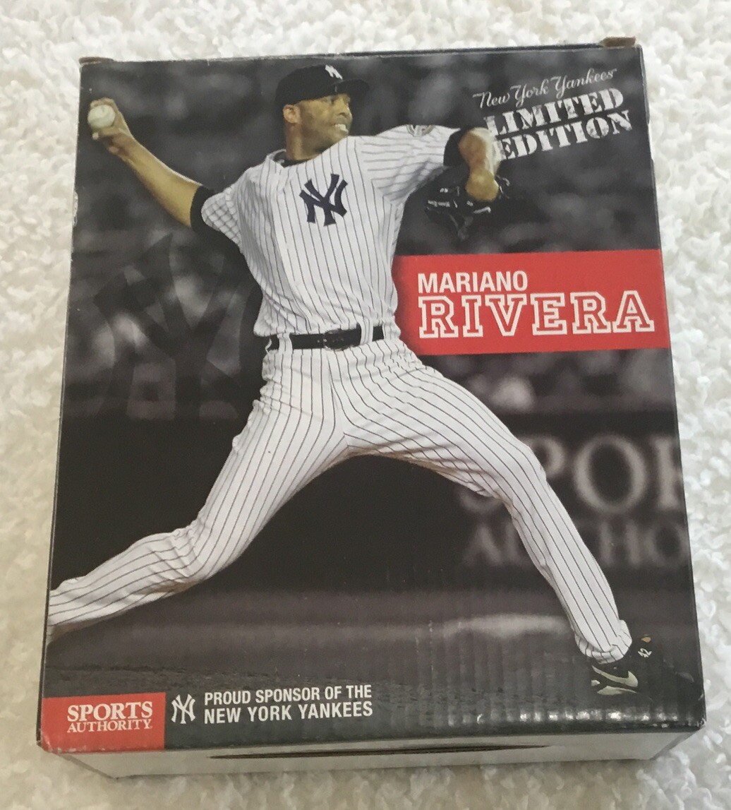 記念グッズ THE HIGHLAND MINT Mariano Rivera New York Yankees #42 Mariano Rivera Bobble Head Forever