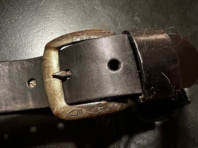 PETITE POCHETTE POUR CEINTURE EN CUIR NOIR (+ CEINTURE CUIR NOIR BOUCLE METAL) - Photo 4/4