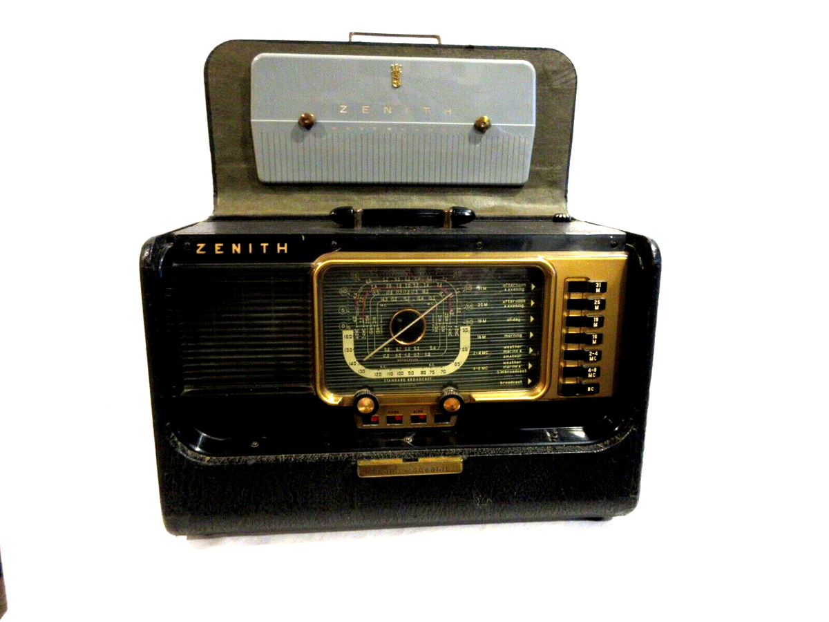 Vintage Zenith 7-Channel Trans-Oceanic Wave Magnet Radio A600