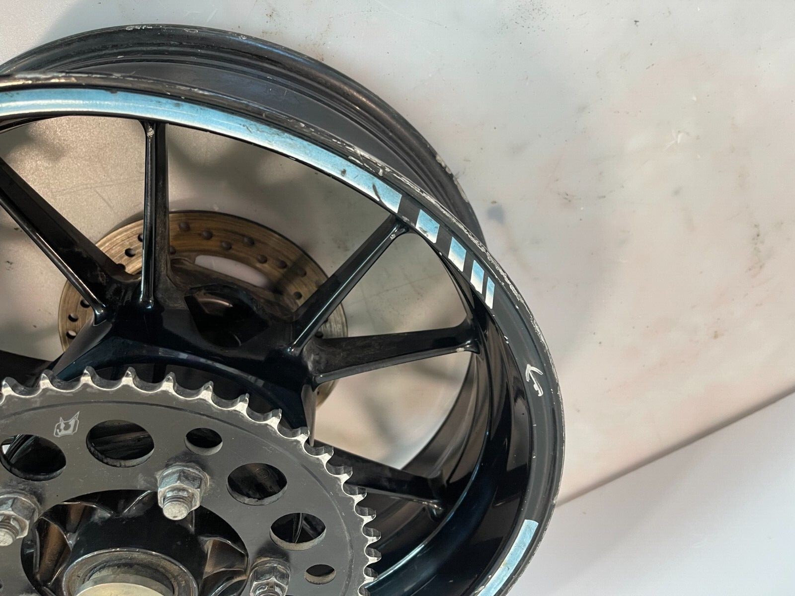 0914 BMW S1000RR S 1000 RR BACK REAR WHEEL RIM ROTOR BLACK HUB