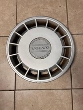 Volvo 240 Hubcap 14 Wheel Cover 1372165 Volvo 240 Hubcap 14 Wheel Cover 1372165