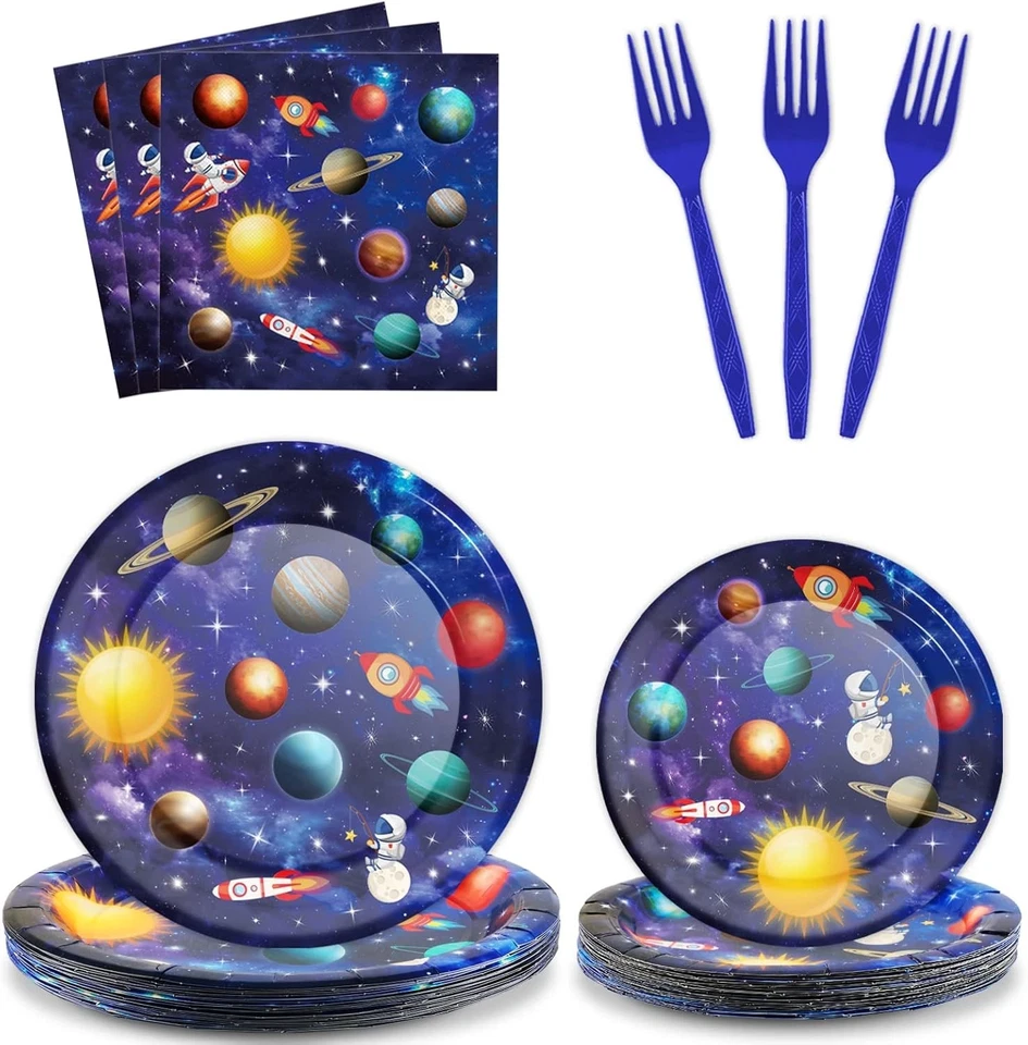 Juego de fiesta de cumpleaños Galaxy para 24: platos, servilletas y tenedores temáticos espaciales Foto 3 de 4