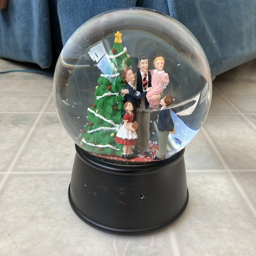 It's A Wonderful Life Plays Auld Lang Syne Schneekugel mit Musik 2007 Jimmy Stewart - Bild 1 von 5