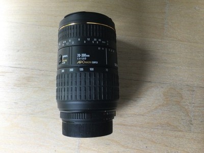 Sigma Objektiv 70-300mm 1:4-5.6D Apo Macro für Nikon