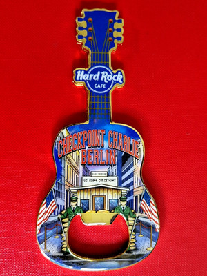 HRC Hard Rock Cafe Checkpoint Charlie City T V20 Magnet Bottle Opener 2026 OVP