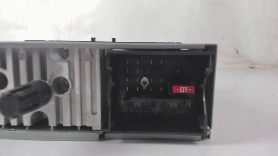 Autorradio RENAULT SCENIC 3 PHASE 1 281158115R - Imagen 2 de 4