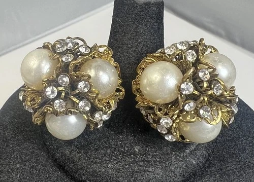 Vintage MIRIAM HASKELL STYLE Pearl & Rhinestone Gold Tone Filigree Earrings