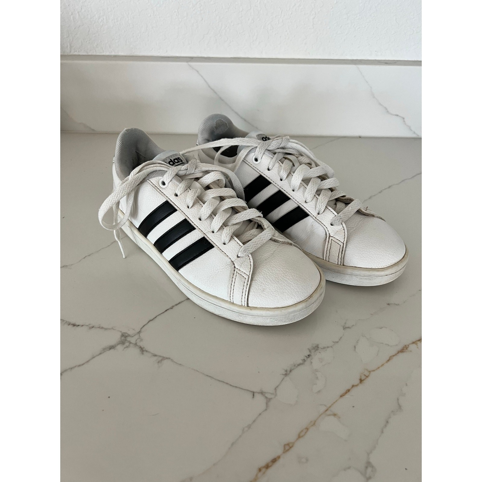 Adidas Womens Grand Court Tennis Shoe White Black Cloudfoam Size 6.5ghgh Adidas Womens Grand Court Tennis Shoe White Black Cloudfoam Size 6.5ghgh