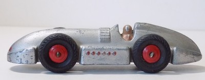 Erstmaliges Angebot, Dinky 23E Speed of The Wind Rennwagen (um 1953) rote Naben.