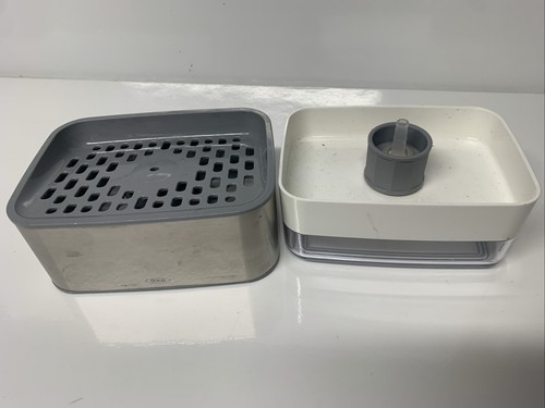 Soporte de esponja dispensadora de jabón de acero inoxidable OXO Good Grips usado - Imagen 4 de 6