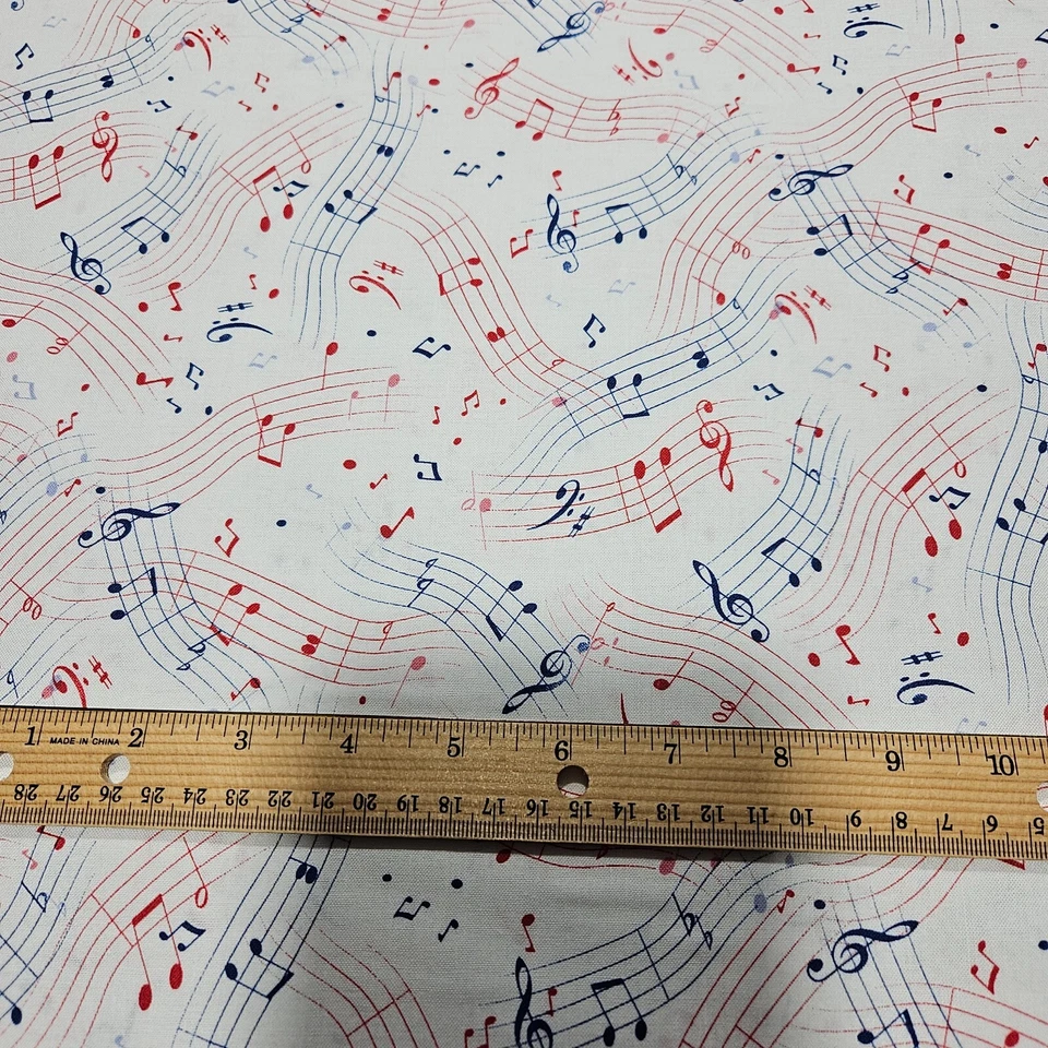 A Nation's Song BTY Quilting Treasures rojo azul partitura notas en blanco Foto 2 de 3