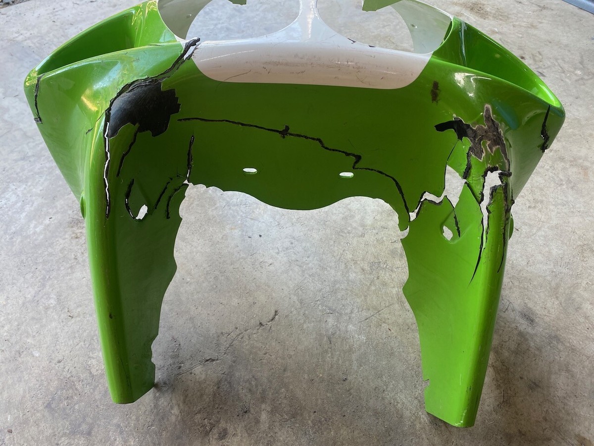 Kawasaki ZX7R Front Fairing 55028-1343 - (Damaged) | eBay Australia