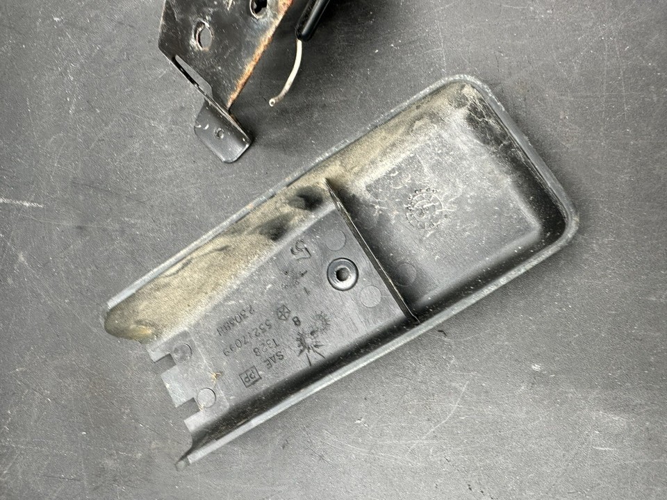 Jeep Wrangler YJ TJ 9106 Third 3rd Brake Light Cover Contact Tailgate