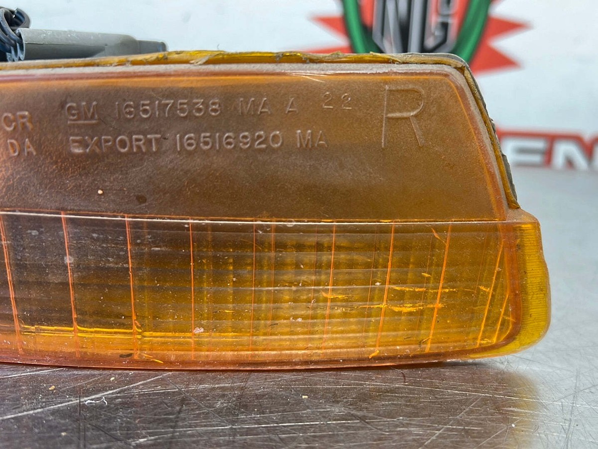 2001 CAMARO Z28 RH PASSENGER SIDE FRONT MARKER LIGHT with PIGTAIL